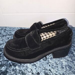 Wild Pair Black Velvet Loafers Sz 6